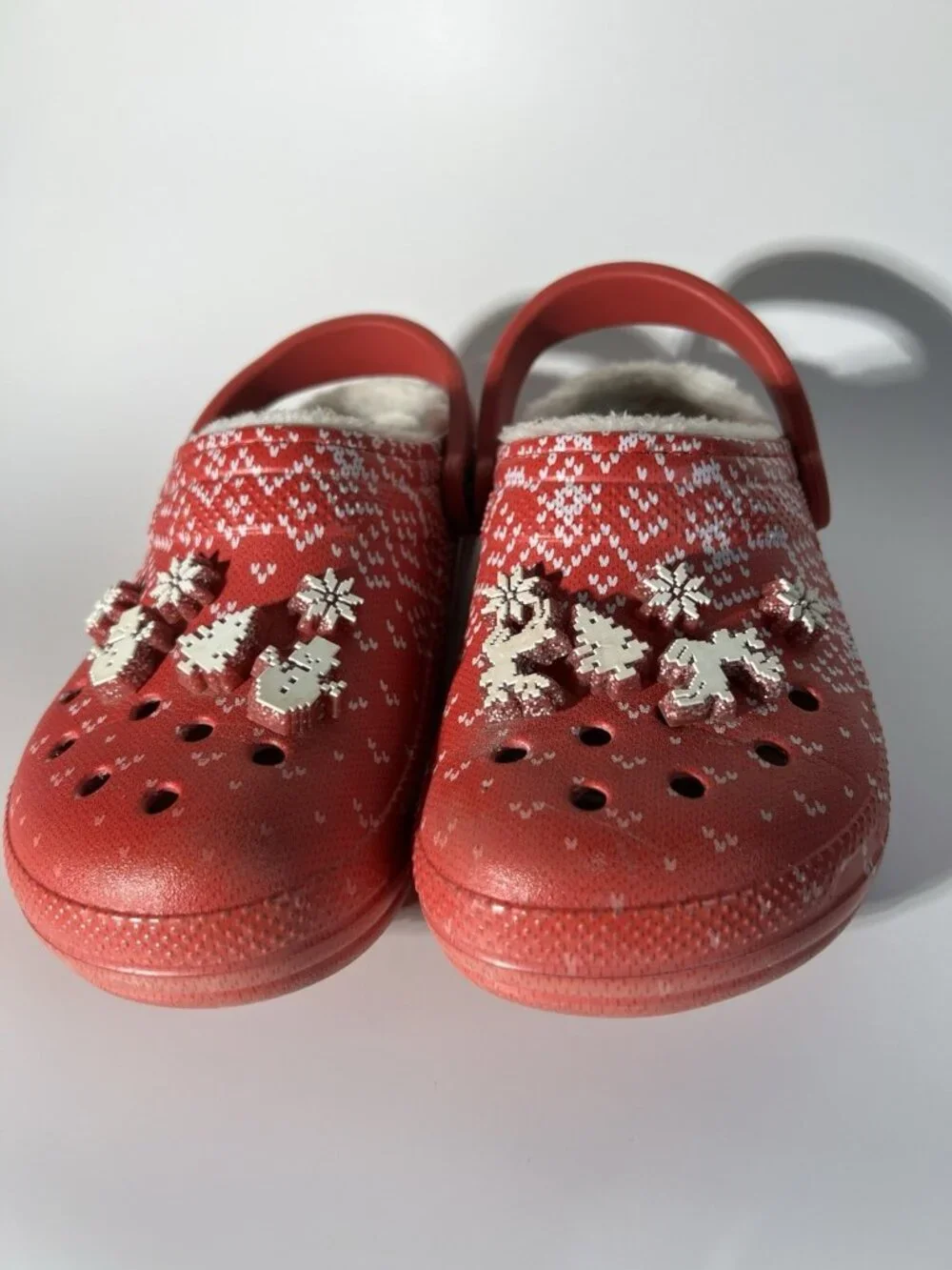 Women's Size 7 Crocs Lined Holiday Charm Clog Red/White w/Jibbitz Ugly Sweater - Picture 7 of 15